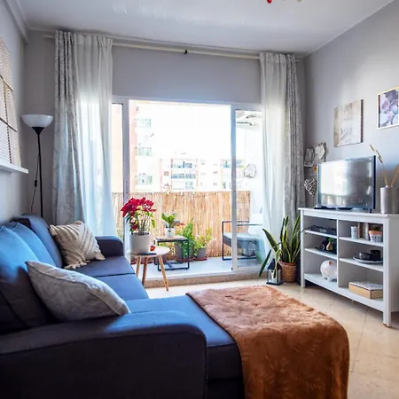 Homestay Centric In A Cozy Malaga